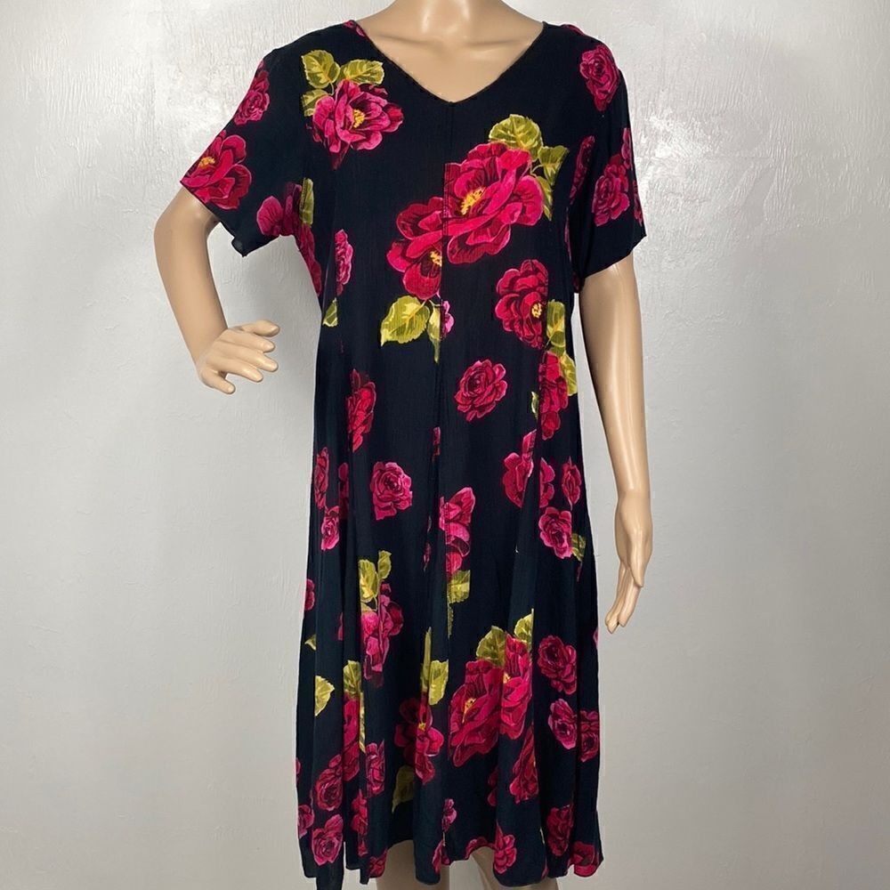 La Cera short sleeve V-neck floral flowy dress size L